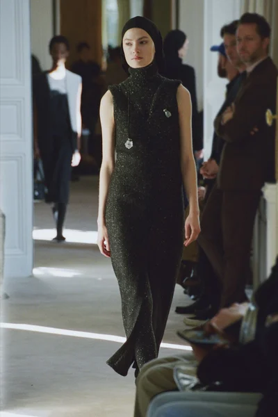 Look 15
